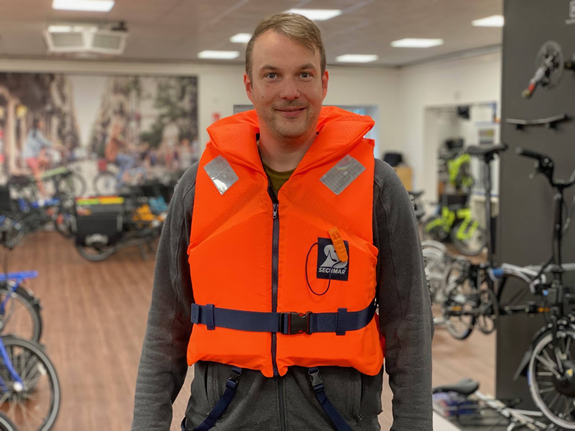 Secumar universelle Rettungsweste BRAVO Schwimmweste Feststoffweste 100N Weste Secumar universelle Rettungsweste BRAVO Schwimmweste Feststoffweste 100N Weste