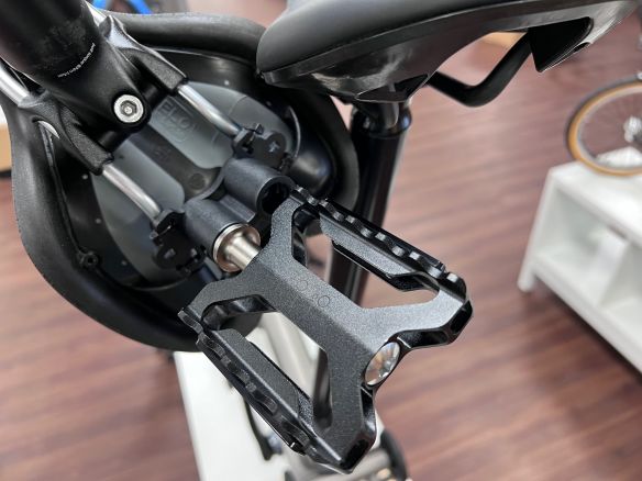 Brompton Superlight Pedal Lager-Halterung an der Sattelstrebe Brompton Superlight Pedal Lager-Halterung an der Sattelstrebe