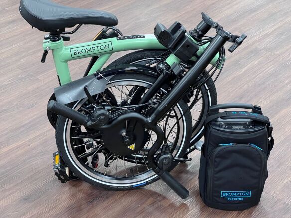 Brompton Electric C Line Explore (12Gang) Matcha Green Mittlerer Lenker Brompton Electric C Line Explore (12Gang) Matcha Green Mittlerer Lenker