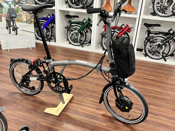 Brompton Electric P Line 4-Gang Storm Grey Hoher Lenker Brompton Electric P Line 4-Gang Storm Grey Hoher Lenker