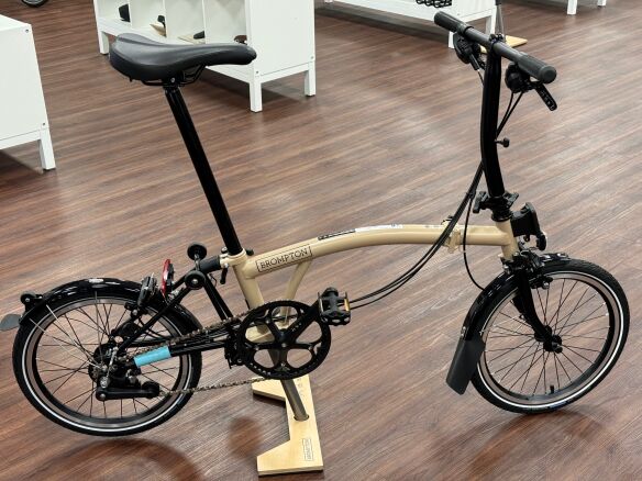 Brompton C Line Explore Dune Sand/Schwarz Mittlerer Lenker Brompton C Line Explore Dune Sand/Schwarz Mittlerer Lenker
