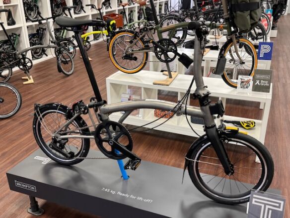 Brompton T Line Urban 4 Gang tiefer Lenker(7 - 45kg) Brompton T Line Urban 4 Gang tiefer Lenker(7 - 45kg)