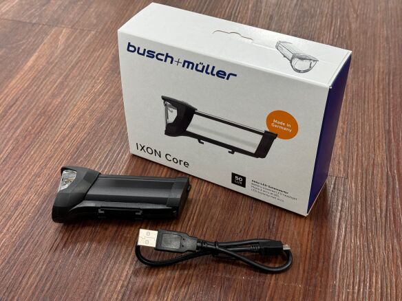 Busch+Müller Ixon Core schwarz 50 Lux Frontscheinwerfer Busch+Müller Ixon Core schwarz 50 Lux Frontscheinwerfer