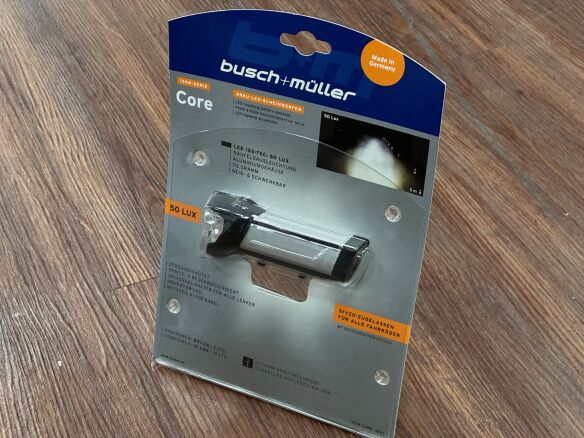 B&M Ixon Core 50 Lux Frontscheinwerfer Restposten B&M Ixon Core 50 Lux Frontscheinwerfer Restposten