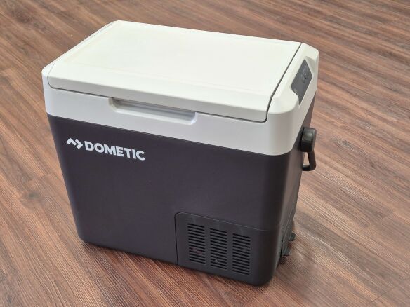 Dometic CFF 18 Kühlbox 12/24/230 vom Familienbetrieb