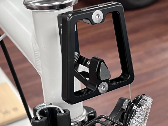 XXS Brompton Front Trägerblock Skeleton schwarz Aluminium XXS Brompton Front Trägerblock Skeleton schwarz Aluminium