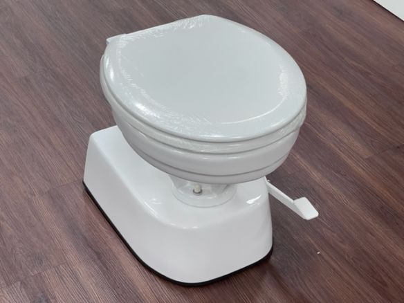 Rheinstrom Y10 elektrische Toilette mit Master Becken und Abdeckhaubensatz komplett Rheinstrom Y10 elektrische Toilette mit Master Becken und Abdeckhaubensatz komplett