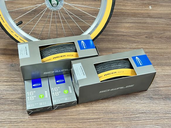 Schwalbe Brompton Marathon Racer Tanwall Reifen im Komplett Set inkl Schläuche Schwalbe Brompton Marathon Racer Tanwall Reifen im Komplett Set inkl Schläuche