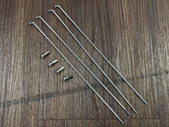 XXS Cube Speichen Set 4 Stk mit Nippel für Cube Fahrräder