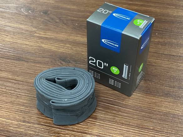 Schwalbe Schlauch AV7 für Tern Link Aktuelle Version /Gocycle (Ballonreifen!!) Schwalbe Schlauch AV7 für Tern Link Aktuelle Version /Gocycle (Ballonreifen!!)