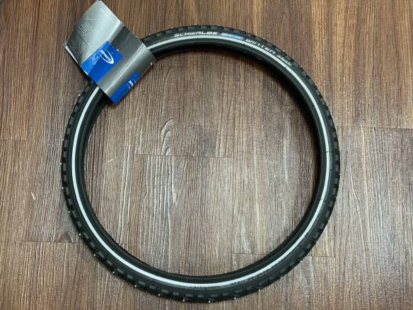 Schwalbe Brompton 16 Zoll Winter Reifen mit Spikes Schwalbe Brompton 16 Zoll Winter Reifen mit Spikes