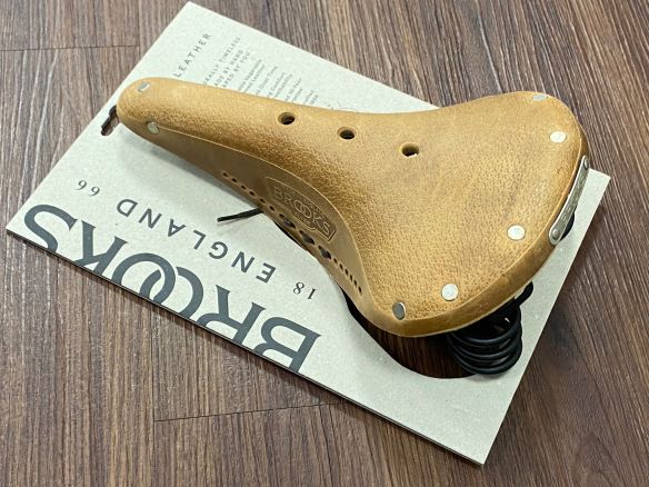 Brooks Flyer Leder Sattel mit Federung Softened Dark Tan Aged Brooks Flyer Leder Sattel mit Federung Softened Dark Tan Aged