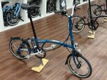 Brompton C Line 12-Gang Ocean Blau mittlerer Lenker SILBER gepimmt