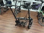 Brompton Electric P Line Explore (12-Gang) Midnight Black Hoher Lenker