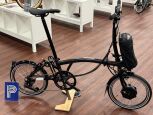 Brompton Electric P Line Explore (12-Gang) Midnight Black Mittlerer Lenker